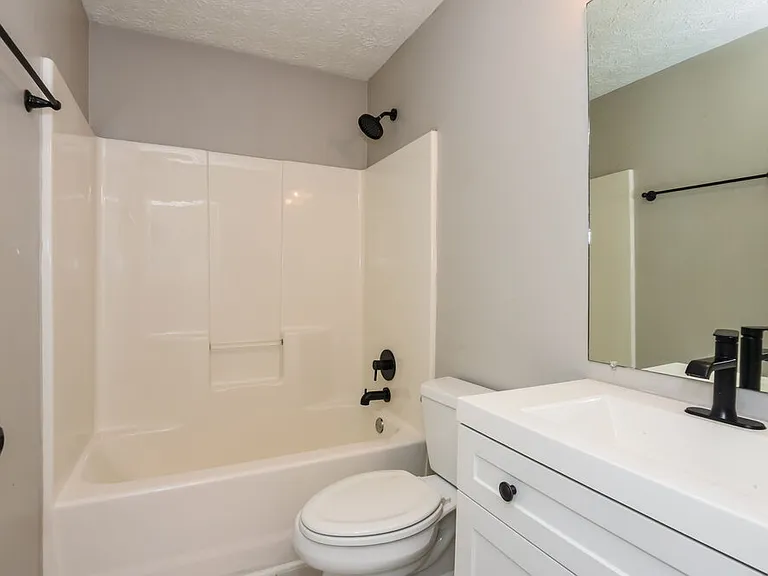 124 Drury Ln — Photo 13
