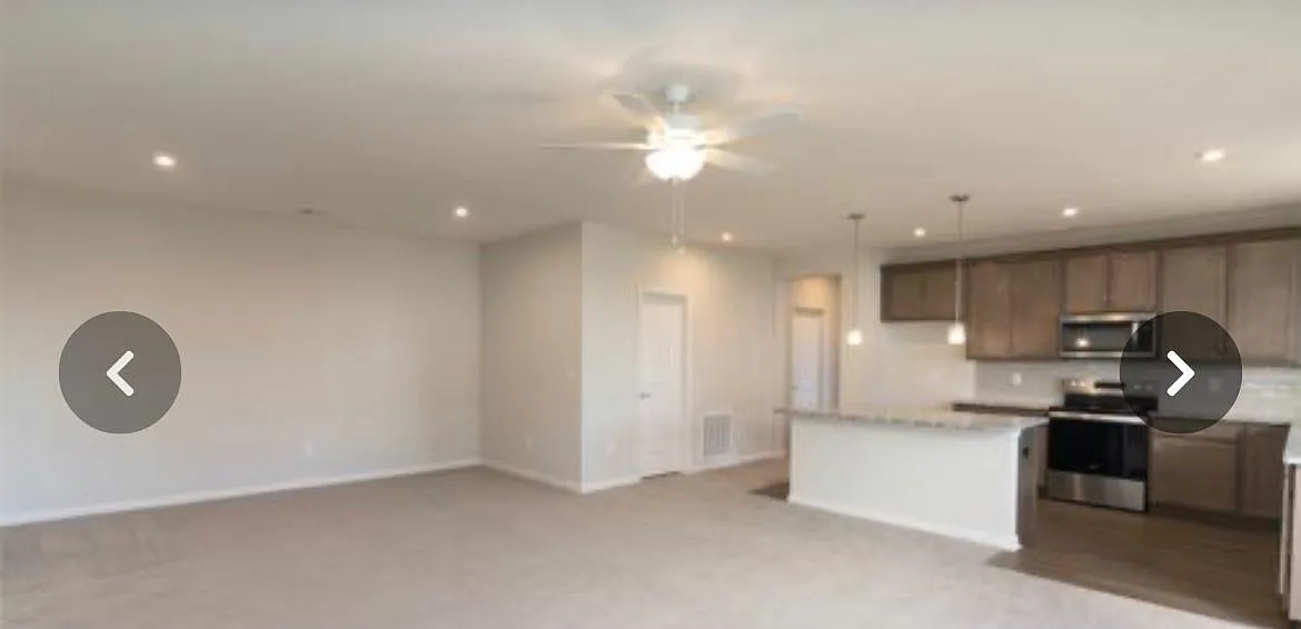 2 bed, 1633 sqft, $2,200 — Photo 4