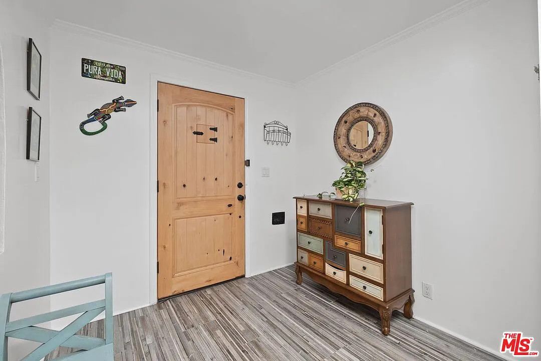 4 bed, 2.0 bath, 1730 sqft, $8,300 — Photo 3