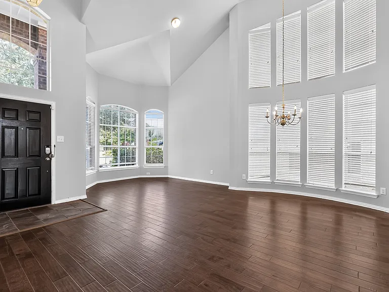 5416 Ridgepass Ln — Photo 1