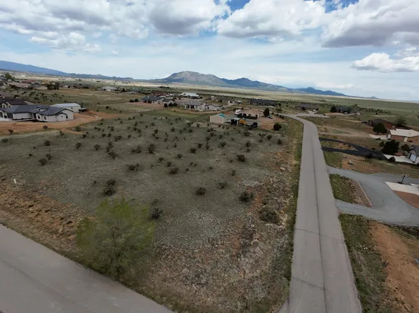90 Evening Star Loop, Edgewood, NM 87015