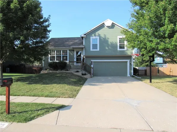 275 W Cheyenne St, Gardner, KS 66030