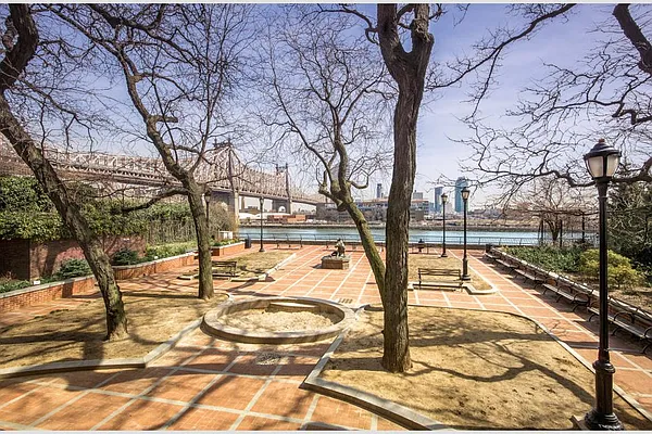 Sold by Stribling | media 11
