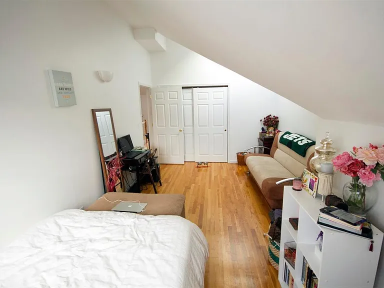 110 Outlook Ave #2 — Photo 8