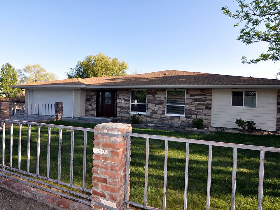 1st image of 4019 W Deschutes Ave