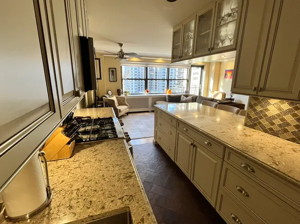 185 West End Avenue image 6 of 16