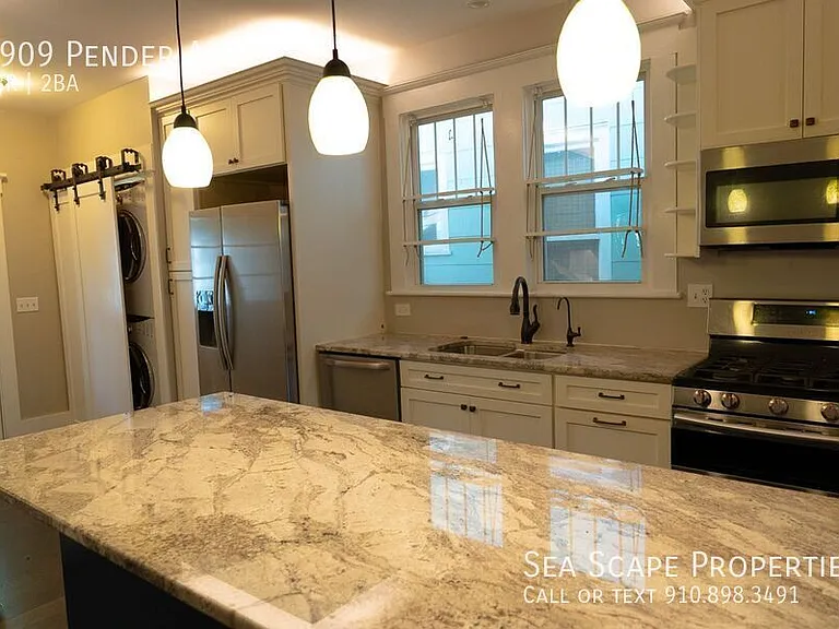 1909 Pender Ave — Photo 14