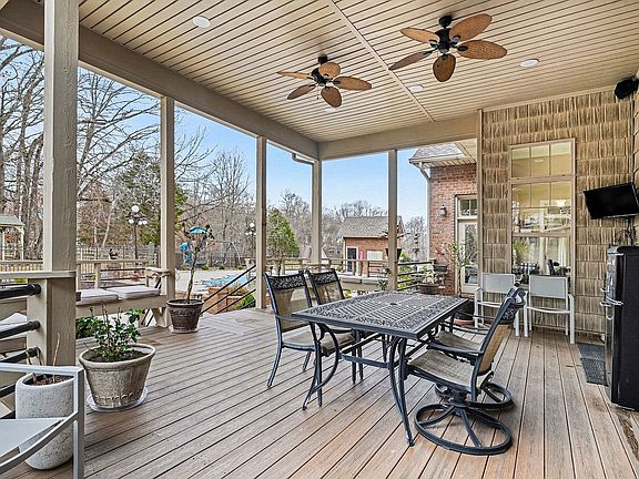 3rd image of 396 N Hunter Rd