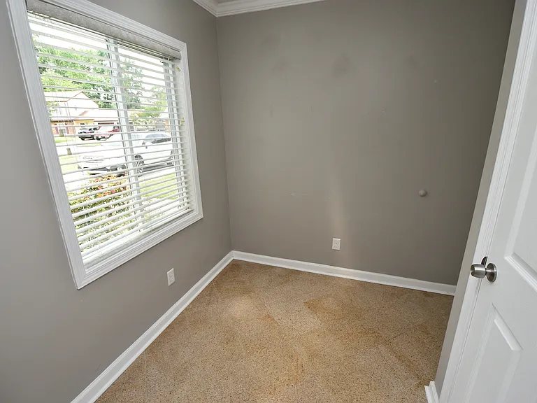 504 S Kings Point Rd — Photo 18