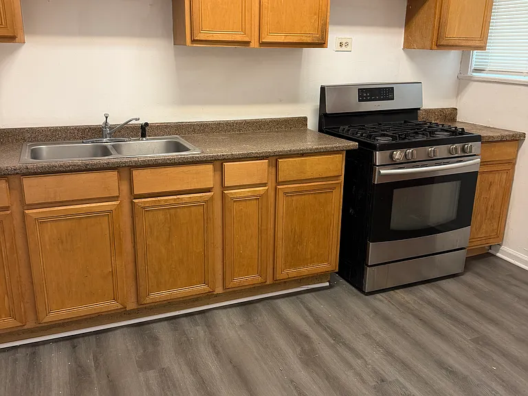 6530-32 S Greenwood Ave #3S — Photo 9