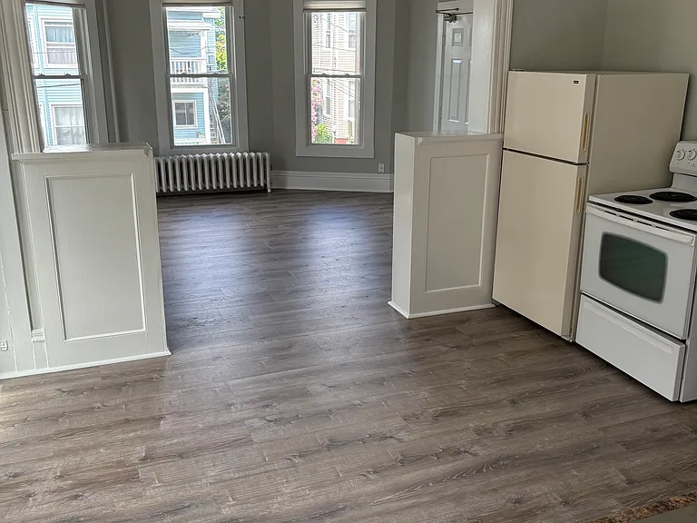 52 Howe St #2 — Photo 8