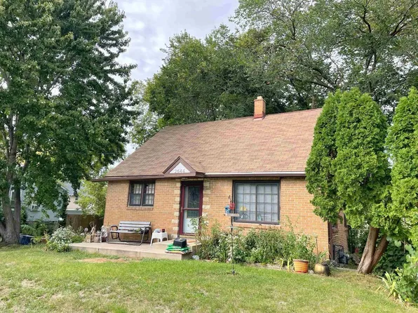 2644 East Lawn Court, Madison, WI 53704