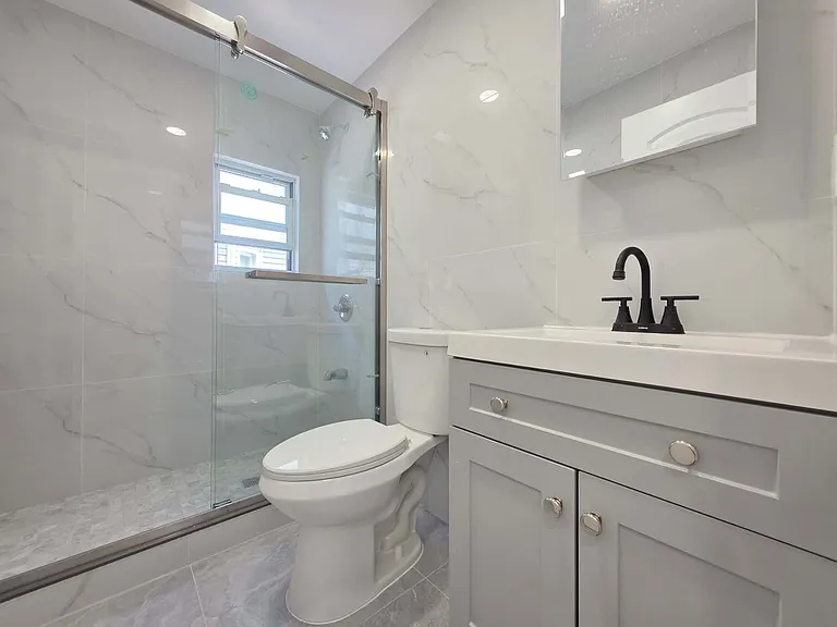 142 Fremont Ave #1 — Photo 7