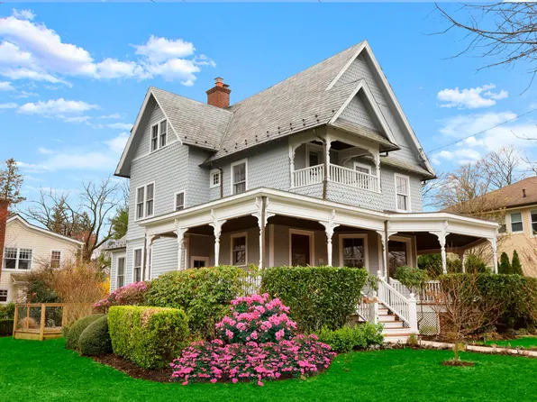 21 Oak Ave, Larchmont, NY 10538