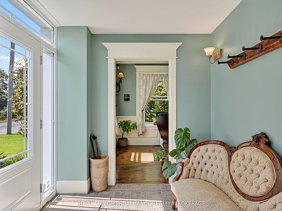 3rd image of 3994 Howes Rd