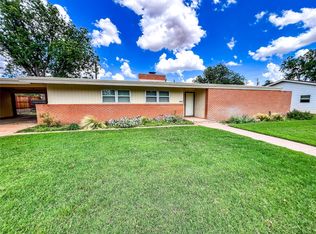220 N 15th Ave, Munday, TX 76371