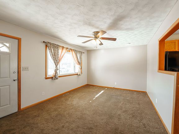 3rd image of 2605 E Ray Ave