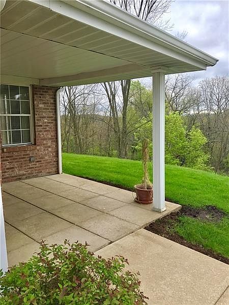 2nd image of 1001 Redmont Pl