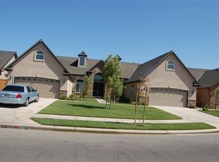417 W Powers Ave, Clovis, CA