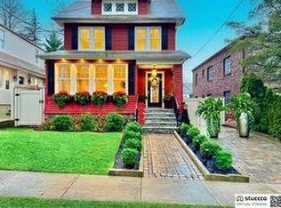 68 University Pl, Staten Island, NY