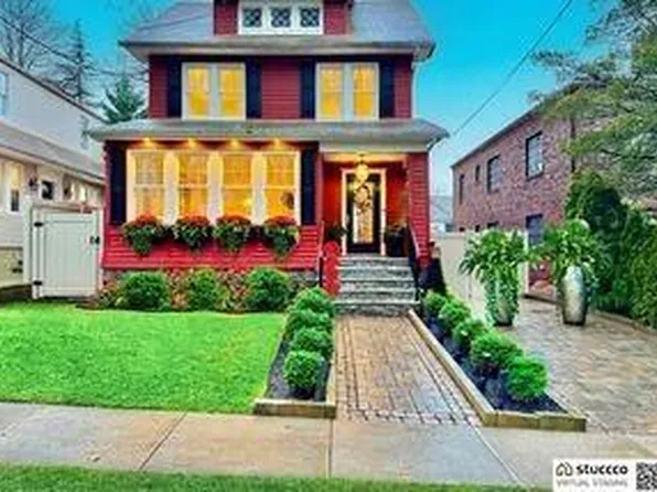 68 University Pl, Staten Island, NY 10301
