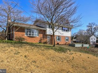 1146 Hermosa Ave, Lancaster, PA 17601