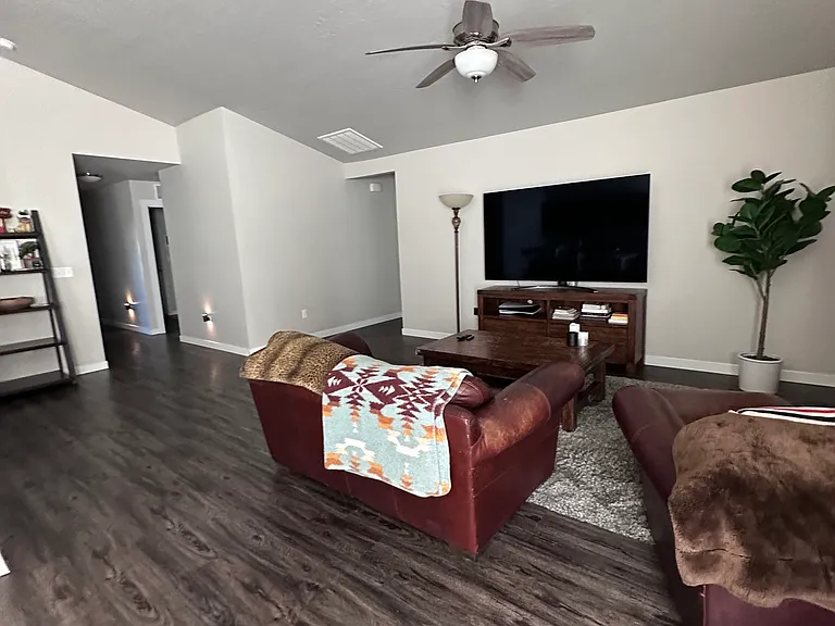 327 N Bursera Ave — Photo 4