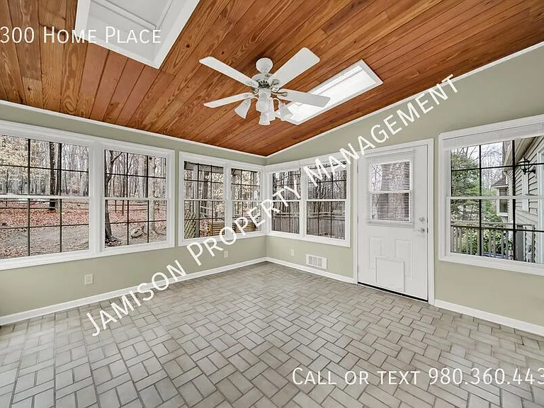 1300 Home Pl — Photo 32