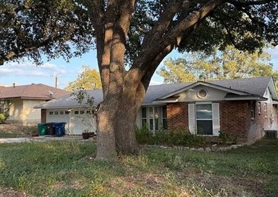 2nd image of 8618 Dudley Dr