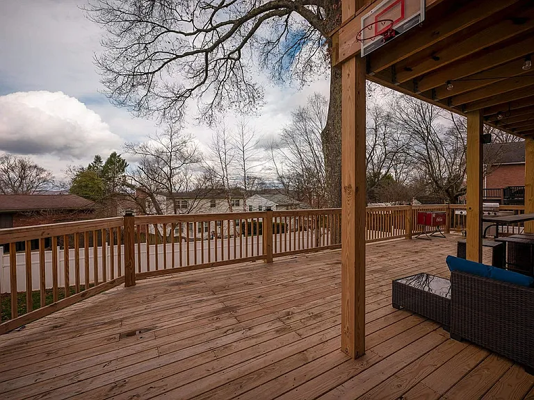 604 Bendview Dr — Photo 16