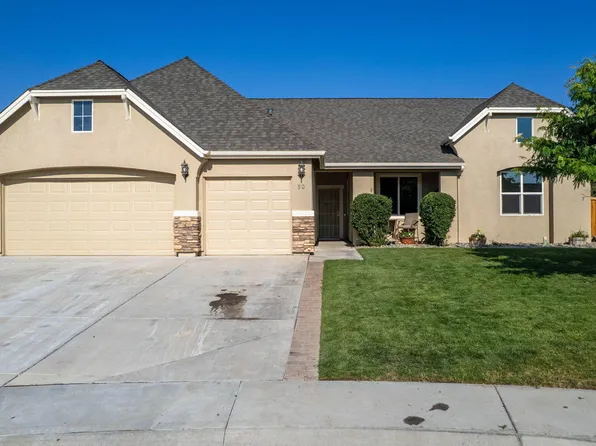 30 Blossom Ct, Dayton, NV 89403