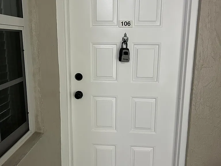 2820 N Oakland Forest Dr #106 — Photo 11