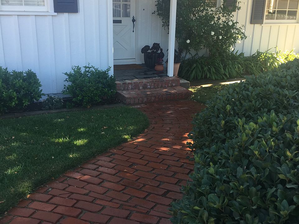 2nd image of 414 Crestview Dr