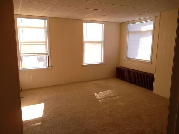 182 E 7th St APT 3