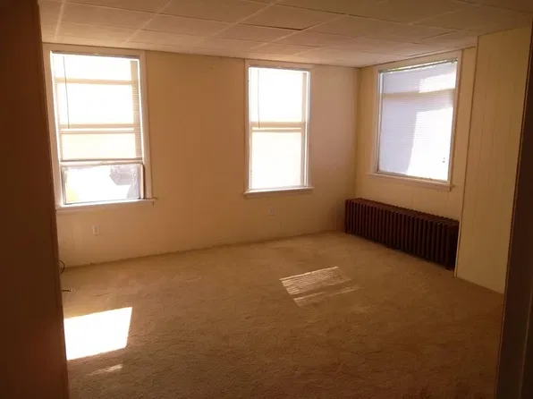 182 E 7th St APT 3, Oswego, NY 13126