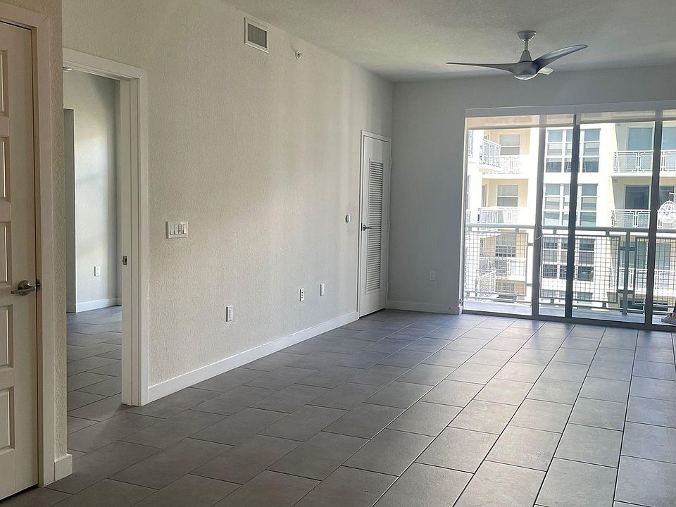 1st image of 406 NE 26th Ter #201