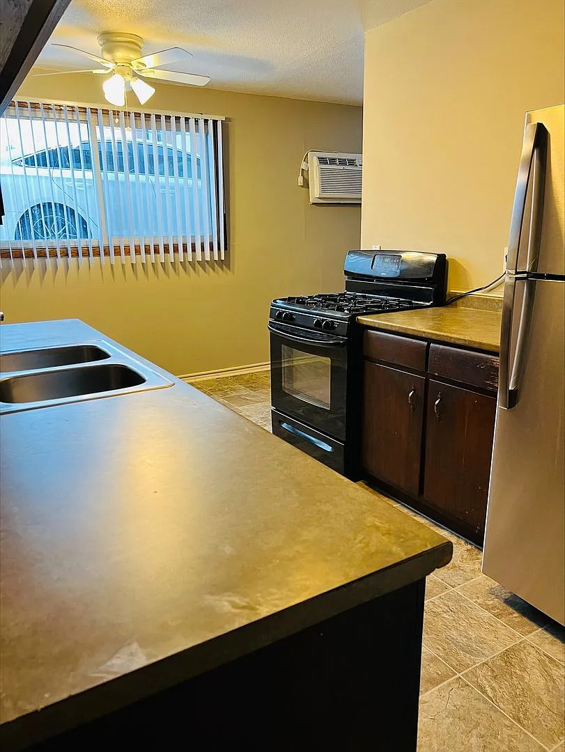 Heights Apartments - 191 Island Park — Photo 3