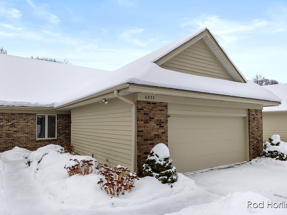 1st image of 6977 Pinehurst Ln NE