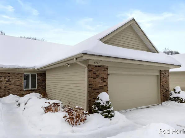 6977 Pinehurst Ln NE, Rockford, MI 49341