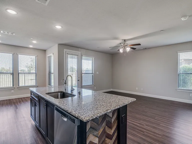 4533 Titus Cir — Photo 11