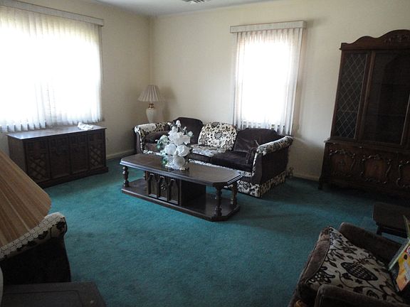 4th image of 63 Aster Dr