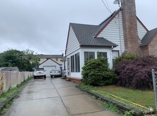 144 E Old Country Rd, Hicksville, NY 11801