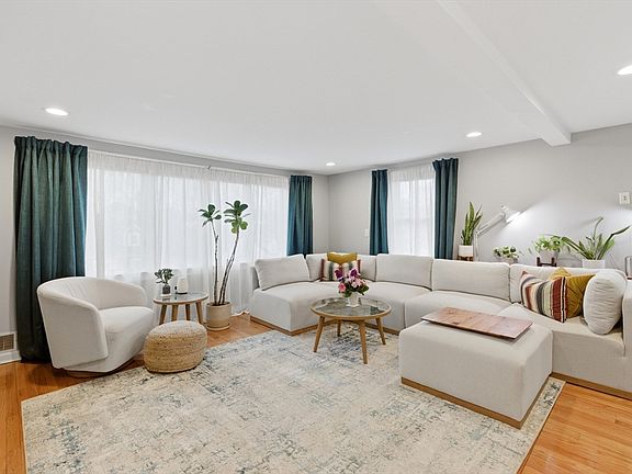 4th image of 4 Glen Rd