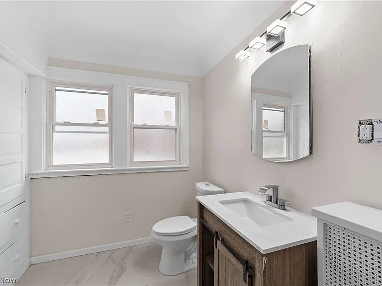 867 East Blvd — Photo 22