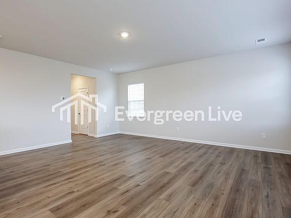 5th image of 404 Lees Corner Ln
