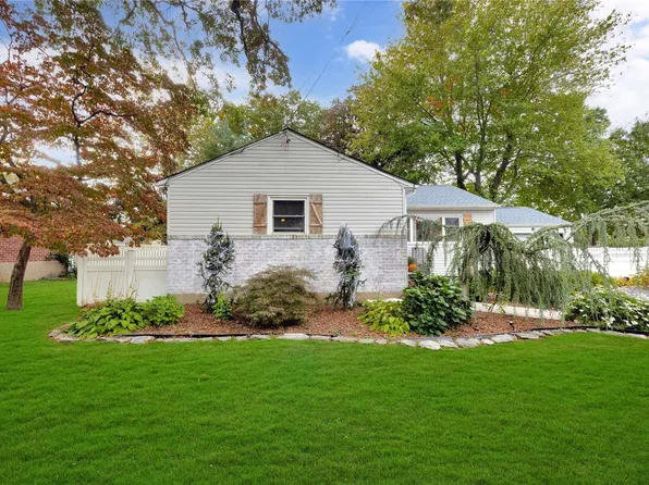 705 5th Avenue, East Northport, NY 11731