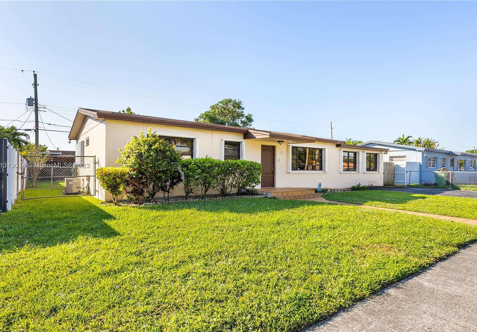 698 W 40th Pl, Hialeah, FL 33012 MLS A11313024 Zillow