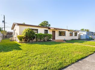 698 W 40th Pl, Hialeah, FL 33012