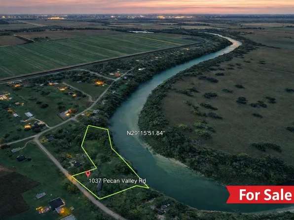 1037 Pecan Valley Dr, Wharton, TX 77488