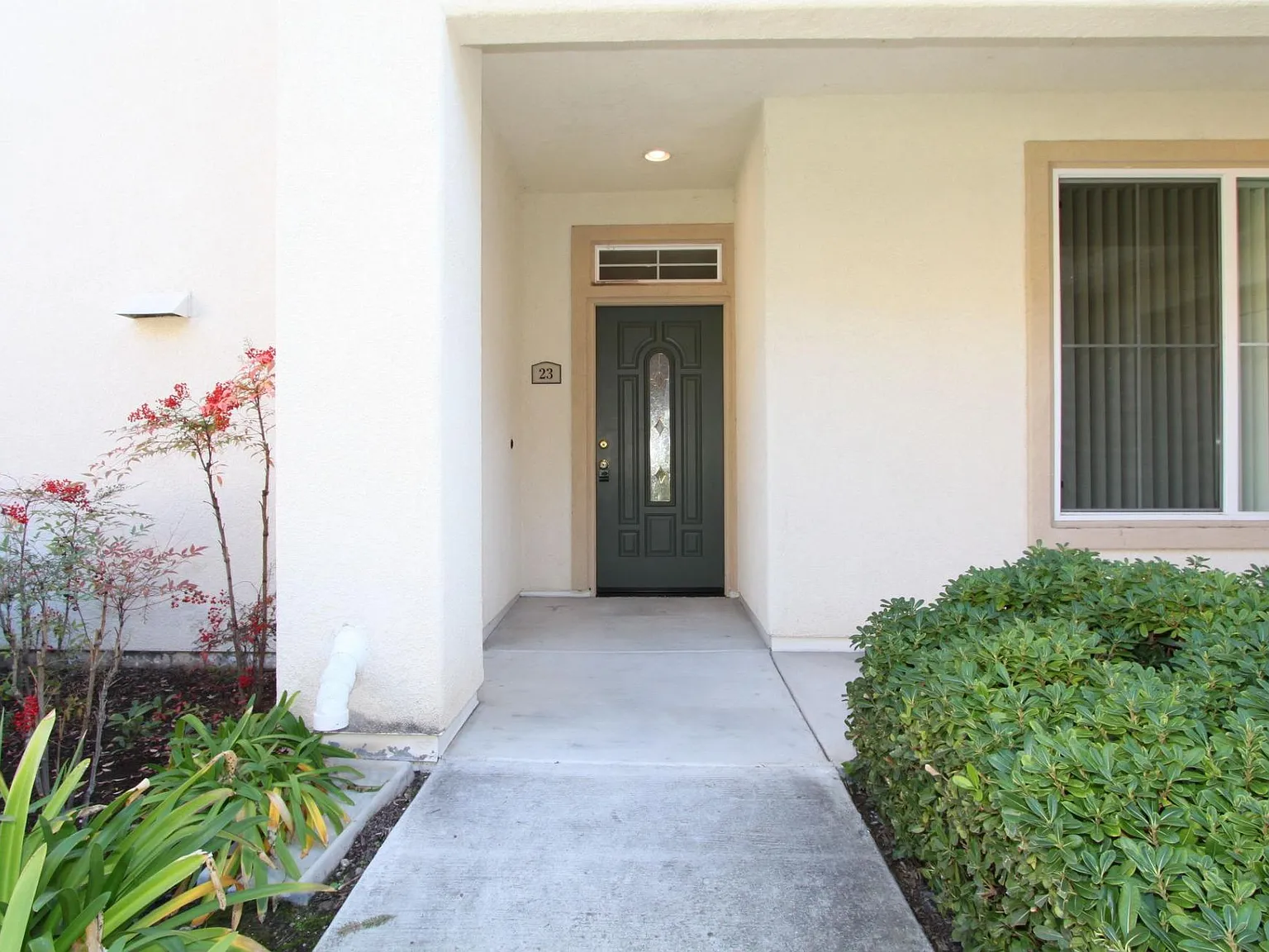 2 bed, 1092 sqft, $3,200 — Photo 2